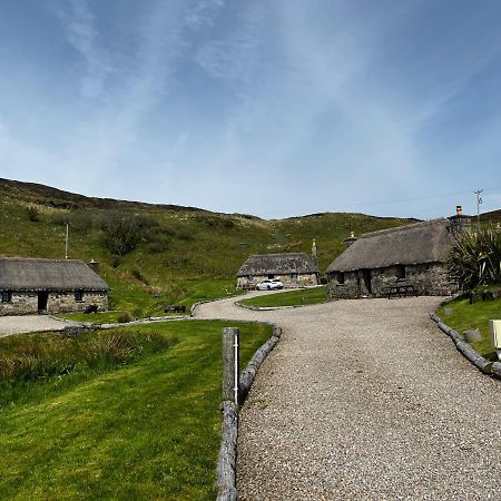 Tigh Phadraig At Marys Thatched Cottages Elgol المظهر الخارجي الصورة