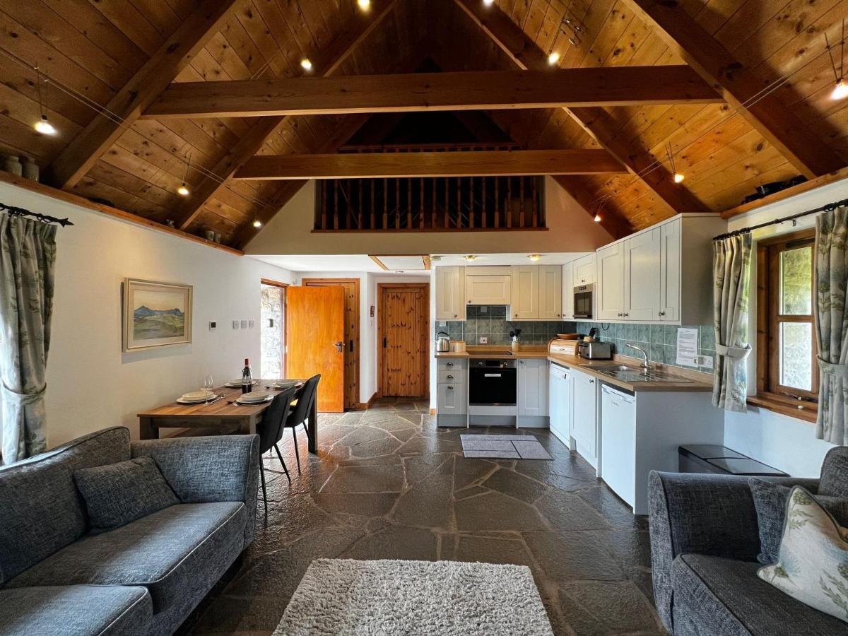 Tigh Phadraig At Marys Thatched Cottages Elgol المظهر الخارجي الصورة