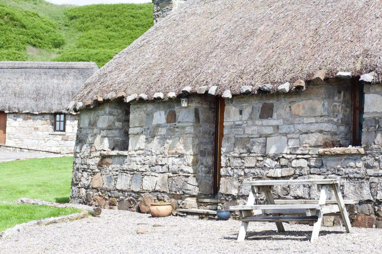Tigh Phadraig At Marys Thatched Cottages Elgol المظهر الخارجي الصورة